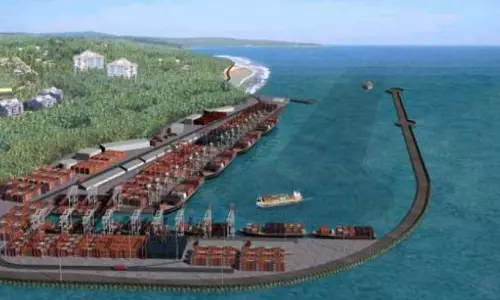 തറക്കല്ലിട്ടിട്ട് 5 വര്ഷം; വിഴിഞ്ഞത്ത് എന്ന് കപ്പൽ അടുക്കും? തറക്കല്ലിട്ടിട്ട് 5 വര്ഷം; വിഴിഞ്ഞത്ത് എന്ന് കപ്പൽ അടുക്കും?