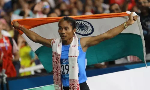 ഹിമ ദാസ് എന്ന സുവര്ണ്ണതാരം; 15 ദിവസത്തിനുള്ളില് നാല് സ്വര്ണം ഹിമ ദാസ് എന്ന സുവര്ണ്ണതാരം; 15 ദിവസത്തിനുള്ളില് നാല് സ്വര്ണം