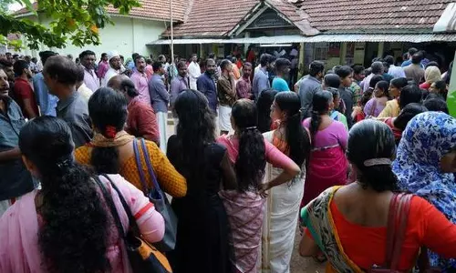 പത്തനംതിട്ടയിൽ കൂട്ടിയും കിഴിച്ചും മുന്നണികൾ