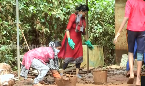 ഇനിയും വറ്റാത്ത നന്മയുടെ ഒരുപാട് കാഴ്ചകള്‍ കൂടിയാണ് ഓരോ പ്രളയ ബാധിത മേഖലകളും കാണിച്ചുതരുന്നത്..