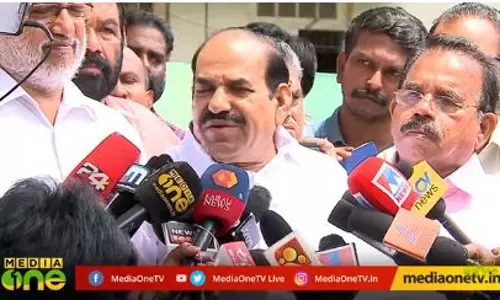 അവരങ്ങ് കളം ഒഴിയാൻ കാത്തിരിക്കുകയായിരുന്നു