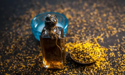 മണമിഷ്ടമല്ലെങ്കിലും കടുകെണ്ണ ഒന്നു ട്രൈ ചെയ്തു നോക്കൂ..ആരോഗ്യത്തിനും സൗന്ദര്യത്തിനും ഉത്തമം