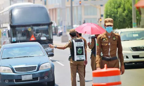 സൗദിയില്‍ ട്രാഫിക് ലൈന്‍ ലംഘനത്തിന് നിരവധി പേര്‍ക്ക് പിഴ