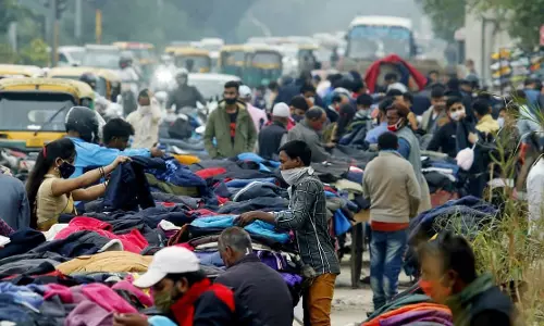 ഡല്‍ഹിയില്‍ കുറയാതെ കോവി‍ഡ്; മാർക്കറ്റുകളിലെ തിരക്ക് രോഗവ്യാപനത്തിന് കാരണമാകുന്നുവെന്ന് സര്‍ക്കാര്‍