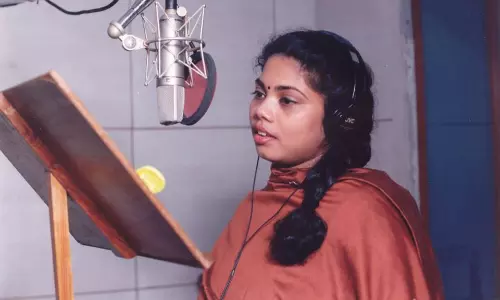 ഇതല്ലേ റാം..ജാനുവിനോട് പാടാന്‍ പറഞ്ഞ ആ പാട്ട്; യമുനൈയാട്രിലെ പാടി മിന്‍മിനി