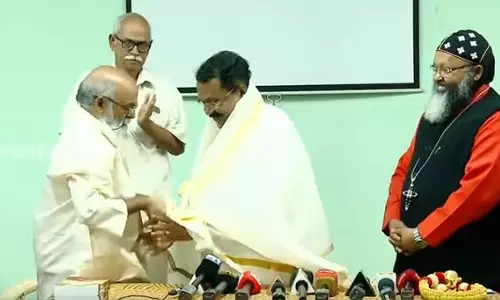 ശ്രീധരന്‍ പിള്ളക്ക് ഓര്‍ത്തഡോക്സ് സഭയുടെ ആദരം  