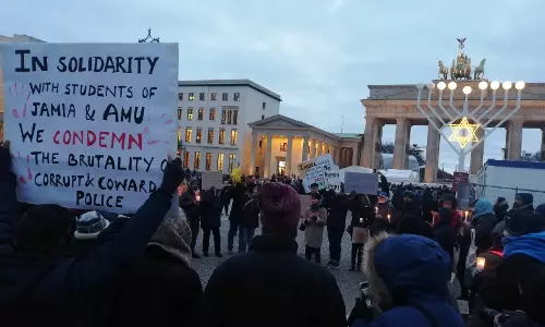 പൗരത്വ നിയമ ഭേദഗതിക്കെതിരെ വിവിധ രാജ്യങ്ങളില്‍ പ്രതിഷേധം തുടരുന്നു