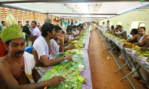 ആറൻമുള പാർത്ഥസാരഥി ക്ഷേത്രത്തിലെ അഷ്ടമിരോഹിണി വളള സദ്യ ഇന്ന്