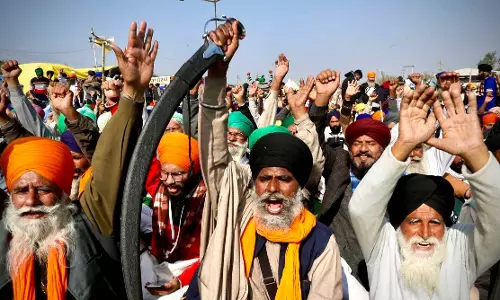 കര്‍ഷക പ്രതിഷേധം ശക്തമാകുന്നു; ഡല്‍ഹി-നോയിഡ അതിര്‍ത്തി കര്‍ഷകര്‍ ഇന്ന് ഉപരോധിക്കും