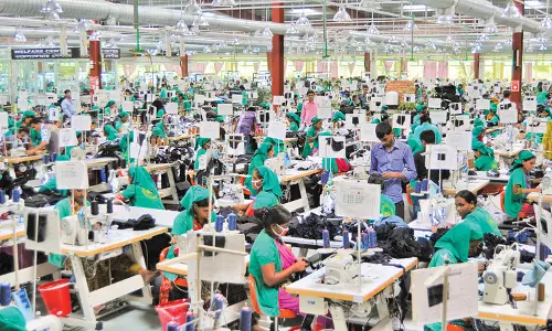 ലോകത്തിന് മാതൃകയാവുന്ന ബംഗ്ലാദേശിന്റെ കോവിഡ് പാക്കേജ്