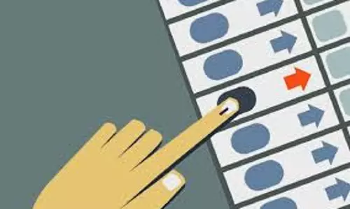 കോവിഡ് രോഗികള്‍ക്ക് വോട്ട് ചെയ്യാം; വോട്ടെടുപ്പിന്‍റെ അവസാന ഒരു മണിക്കൂറില്‍