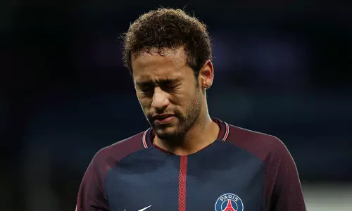 ആരാധകന്റെ മുഖത്തടിച്ച നെയ്മര്‍ ‘വലിയ വില’ നല്‍കേണ്ടി വരും 