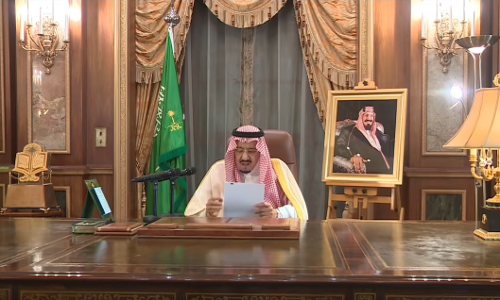 സൗദിയില്‍ നിന്നും നാട്ടിലേക്ക് പോകാന്‍ റീ എന്‍ട്രി അടിച്ചവരുടെ വിസകള്‍ മൂന്ന് മാസത്തേക്ക് നീട്ടി നല്‍കാന്‍ രാജാവിന്‍റെ ഉത്തരവ് 