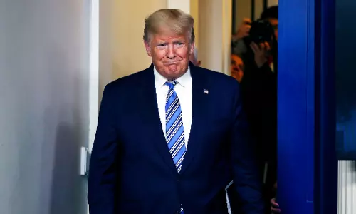 ഒടുവില്‍ ട്രംപ് കീഴടങ്ങി