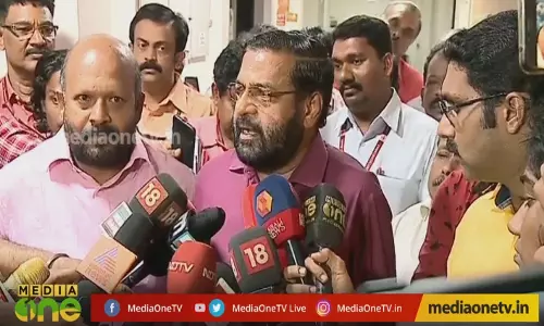 തെച്ചിക്കോട്ട്കാവ് രാമചന്ദ്രൻ ഒരു മറയാണ്; യഥാർത്ഥ പ്രശ്നമതല്ല തെച്ചിക്കോട്ട്കാവ് രാമചന്ദ്രൻ ഒരു മറയാണ്; യഥാർത്ഥ പ്രശ്നമതല്ല