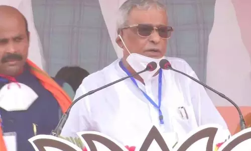 അമിത് ഷായുമായി വേദി പങ്കിട്ട് ശിശിര്‍ അധികാരി; മമതയ്ക്ക് മിത്രങ്ങള്‍ ശത്രുക്കളാകുന്നു