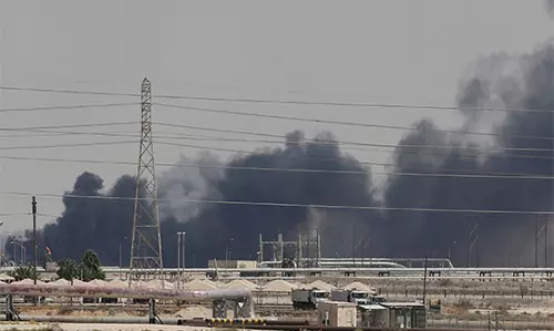 സൗദിയിൽ ഇന്ധന വിതരണ കേന്ദ്രത്തിന് നേരെ ഹൂത്തികൾ ആക്രമണം നടത്തി