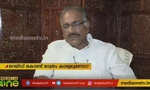 സ്വകാര്യ ബസ്; റെയ്ഡ് കൊണ്ട് മാത്രം കാര്യമുണ്ടോ? 