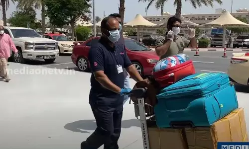 മടങ്ങുന്നവര്‍ക്ക് തണലായി കാരുണ്യത്തിന്റെ ചിറക്‌ 