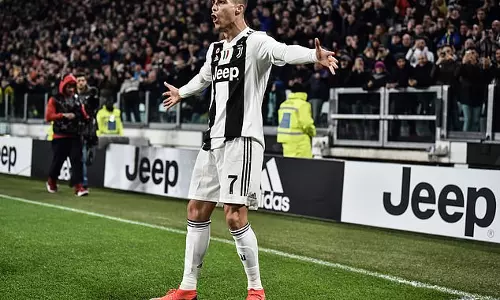 ലോകത്തിലെ ഏറ്റവും വില കൂടിയ കാര്‍ സ്വന്തമാക്കി റൊണോ