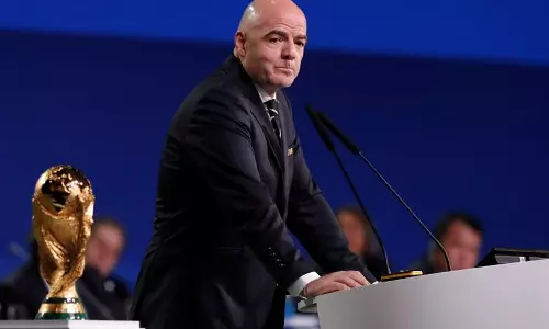 ഇറാനില്‍ സ്ത്രീകള്‍ക്കും ഫുട്ബോള്‍ കാണാന്‍ അവസരമൊരുക്കാനായി ഫിഫ പ്രസിഡന്‍റ്