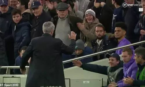 ഇത് ഹൊസെ മൗറീഞ്ഞോ തന്നെയാണോ? ട്രോളിയും അഭിനന്ദിച്ചും സോഷ്യല്‍ മീഡിയ