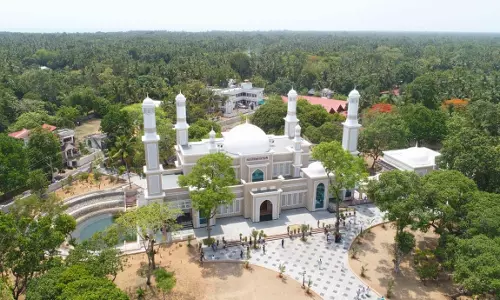 നാട്ടിക മുഹിയുദ്ദീന്‍ ജുമാ മസ്ജിദ് വിശ്വാസികള്‍ക്കായി സമര്‍പ്പിച്ചു