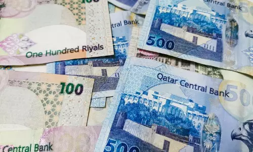 ഖത്തറിന്റെ കറന്സികള് മാറുന്നു ഖത്തറിന്റെ കറന്സികള് മാറുന്നു