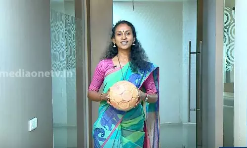 കോവിഡ് കാലത്തെ ഓണ്‍ലൈന്‍ പന്തുകളി വിശേഷങ്ങള്‍ 