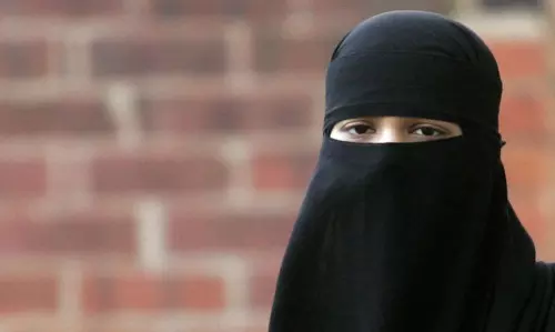 നെതര്ലാന്ഡ്സില് ബുര്ഖ നിരോധിച്ചു നെതര്ലാന്ഡ്സില് ബുര്ഖ നിരോധിച്ചു