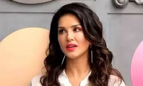 പണം വാങ്ങി വഞ്ചിച്ചെന്ന പരാതി: സണ്ണി ലിയോണ്‍ ഹൈക്കോടതിയില്‍ മുന്‍കൂര്‍ ജാമ്യാപേക്ഷ നല്‍കി