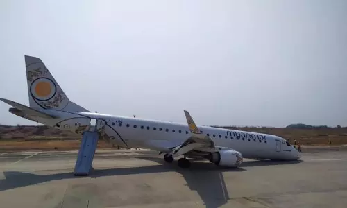 വിമാനം ലാന്‍റ് ചെയ്തത് മുന്‍ചക്രമില്ലാതെ; 82 പേര്‍ രക്ഷപ്പെട്ടത് തലനാരിഴക്ക് 