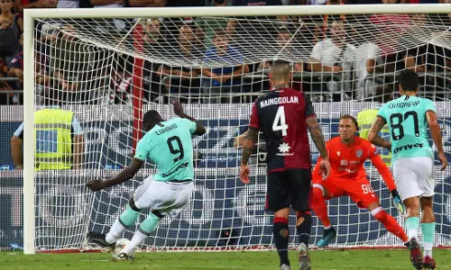 ലുകാകുവിനു നേരെ ‘കുരങ്ങുവിളി’; താരത്തെ പിന്തുണക്കാതെ ഇന്റർ ആരാധകർ