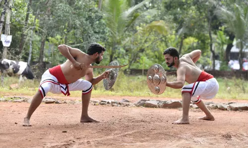 ദേശീയ കളരിപ്പയറ്റ് ചാമ്പ്യന്‍ഷിപ്പ്; പുവാട്ട്പറമ്പ് സ്വതന്ത്ര കളരി സംഘം വിദ്യാര്‍ഥികള്‍ക്ക് നേട്ടം