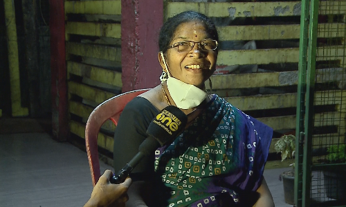 ഇരുട്ട് വീണ വഴിയില്‍ ലോക്ക്ഡൗണിലും കാവൽ ഇരിക്കുകയാണ് ശാന്തമ്മചേച്ചി