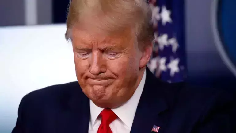 കുടിയേറ്റത്തിന് താത്കാലിക വിലക്കുമായി ട്രംപ്