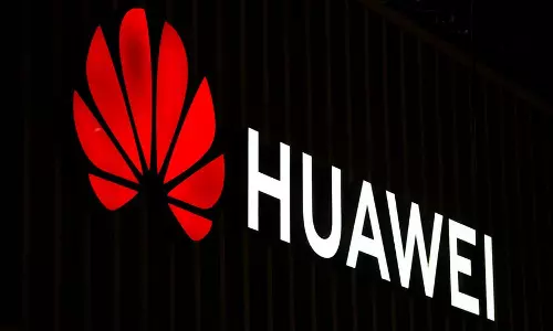 വാവെയ് യുടെ വിലക്ക്; ദേശസുരക്ഷയെ മുൻനിർത്തിയെന്ന് ട്രംപ് വാവെയ് യുടെ വിലക്ക്; ദേശസുരക്ഷയെ മുൻനിർത്തിയെന്ന് ട്രംപ്