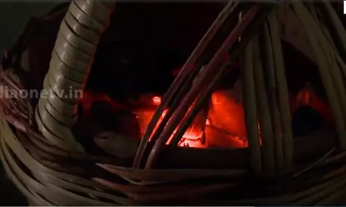 അതിശൈത്യത്തിന് കെടുത്താനാവില്ല ഈ സമരവീര്യത്തെ, കര്‍ഷകര്‍ക്കായി കാഗ്രികളുമായി സന്നദ്ധ സംഘടനകള്‍