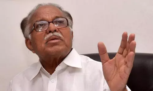 ശ്രീ എമ്മിനെ ആര്‍.എസ്.എസ് സഹയാത്രികനെന്ന് ബല്‍റാം വിളിച്ചത് വേദന ഉളവാക്കുന്നു പിജെ കുര്യന്‍