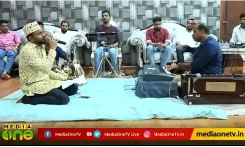 സൂഫി സംഗീതത്തിലൂടെ ഇബ്രാഹീം കാരക്കാട് പരദേശികള്‍ക്കിടയില്‍ പ്രീയങ്കരനാവുകയാണ്