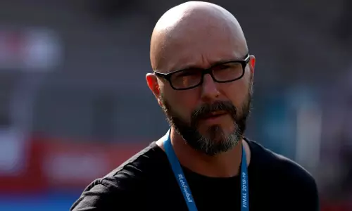 കേരള ബ്ലാസ്‌റ്റേഴ്‌സ് പരിശീലകനെ പുറത്താക്കി