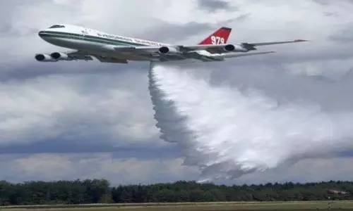 ആമസോണ്‍ കാടുകളിലെ തീയണക്കാന്‍ ശ്രമ തുടരുന്നു;  എയ‌ര്‍ ടാങ്കറുകളാണ് രക്ഷാ പ്രവ‌ര്‍ത്തനത്തിനായി ഉപയോഗിക്കുന്നത്