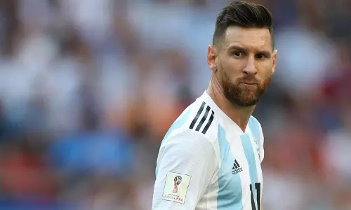 മെസിക്ക് ലോകകിരീടം ലഭിച്ചില്ലെങ്കില്‍ ഫുട്ബോള്‍ തന്നെ ഒരു അനീതിയാകും- ഓസ്കര്‍ ഉസ്റ്റാരി