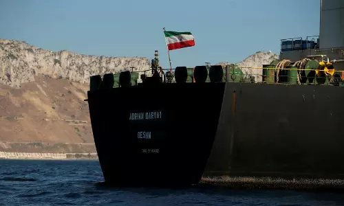 എണ്ണക്കപ്പൽ പിടിച്ചെടുക്കാൻ ശ്രമിച്ചാല്‍ ഗുരുതര പ്രത്യാഘാതം ഉണ്ടാകുമെന്ന് അമേരിക്കക്ക് ഇറാന്റെ മുന്നറിയിപ്പ്