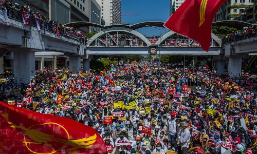 മ്യാൻമറിൽ സൈന്യത്തിനെതിരെ ജനകീയ പ്രതിഷേധം തുടരുന്നു