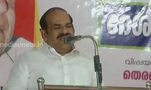 അടിയും വേദനയും അല്ല രാഷ്ട്രീയം 