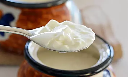 ഒരു കപ്പ് തൈരിലുണ്ട് താരനുള്ള പരിഹാരം