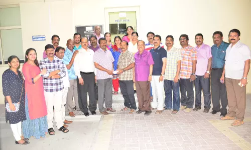 നോർക്ക തിരിച്ചറിയൽ കാർഡുകൾ കേരളീയ സമാജത്തിൽ എത്തി.