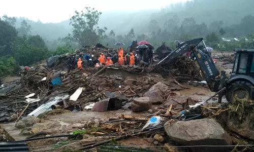 പെട്ടിമുടി ദുരന്തം; ധനസഹായം നാളെ വിതരണം ചെയ്യും