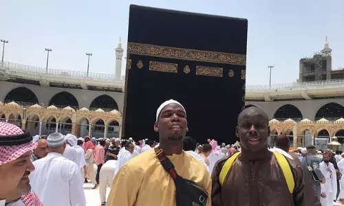 മാഞ്ചസ്റ്റര്‍ യൂണൈറ്റഡ് താരം പോഗ്ബ ഉംറക്കായി മക്കയില്‍; ഇന്‍സ്റ്റാഗ്രാം ചിത്രങ്ങള്‍ വൈറല്‍